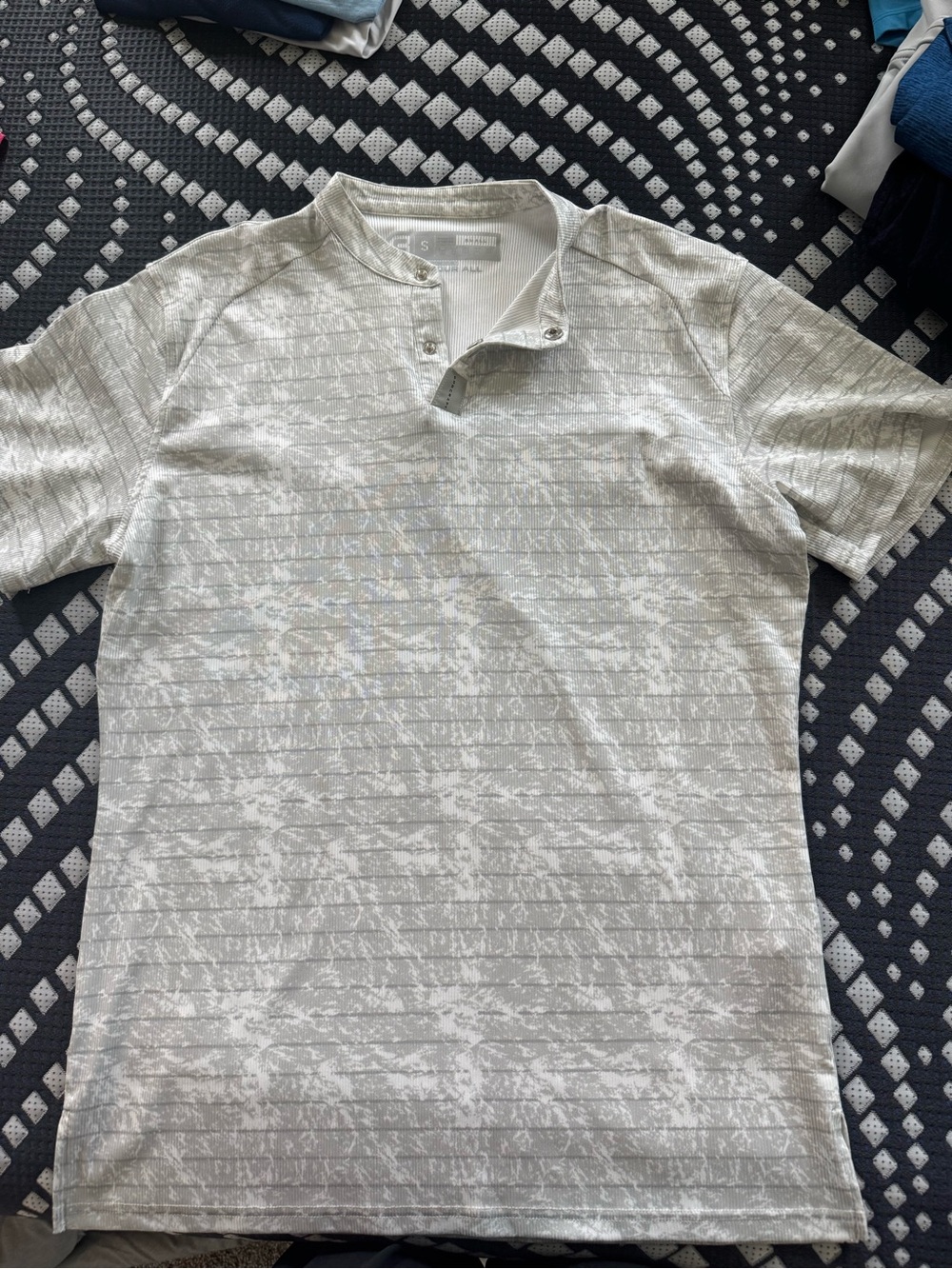 Light Gray Textured Short-Sleeve Henley Polo